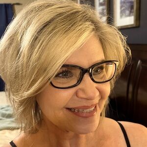 Meet your Posher, Kelley